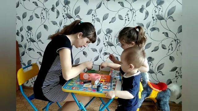 Простая игра из коробки. Автор видео Мулламухаметова Юлия. смотреть онлайн