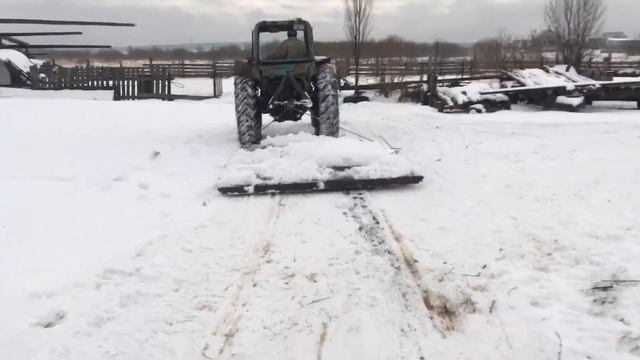 МТЗ 80 ровняет дорогу смотреть онлайн