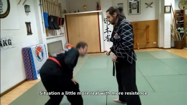 KHF Instructor Alberto Jimenez explains Hapkido concepts for real grabs смотреть онлайн