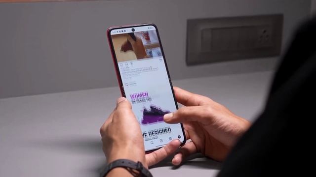 Motorola Razr 40 Ultra - First Impression & Look ? Crazy Flip Smartphone ⚡? смотреть онлайн