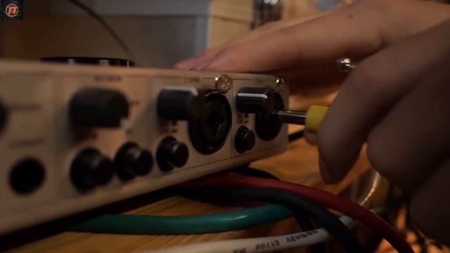 Этот парень обменял канцелярскую скрепку на 2-х этажный дом! И это чистая правда! смотреть онлайн