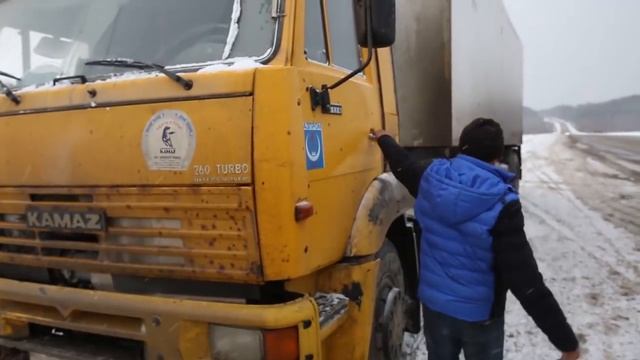 Дорожники перестанут посыпать песком трассы на подъездах к Екатеринбургу смотреть онлайн
