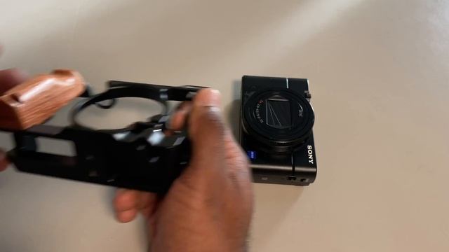What Would Batman Do? Is This UURig Vlog Cage Worth Buying for the Sony RX100 Mark VII? смотреть онлайн