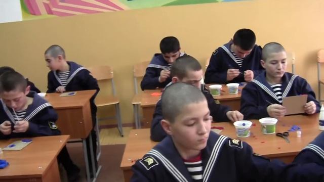 Фрагмент открытого занятия кружка "Умелые руки" в МБОУ "КМШИ" смотреть онлайн