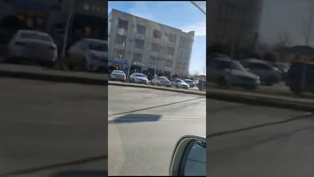 3 января 2024 г.Проезжаем рынок Беркат.Шали.We pass the Berkat.Shali market. смотреть онлайн