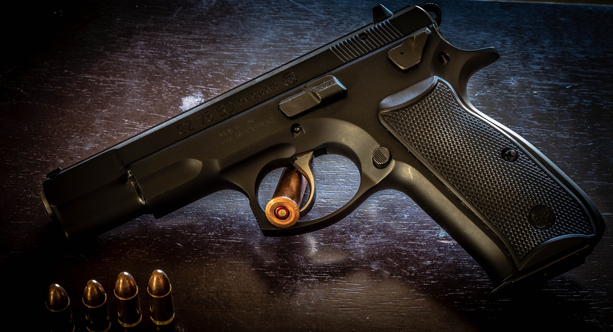 CZ-75 - Неполная/Полная разборка/сборка и Функционирование смотреть онлайн