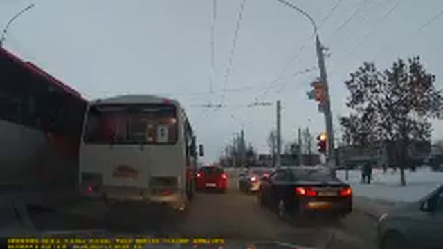 Поворот со средней полосы смотреть онлайн