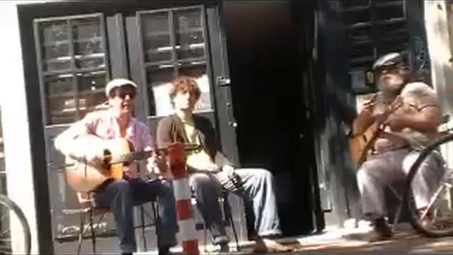 Hans Schaap and friends in front of Palm Guitars, Amsterdam смотреть онлайн