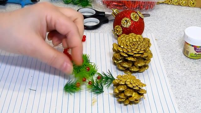 Мастер Класс Ёлочная игрушка из шишки. смотреть онлайн
