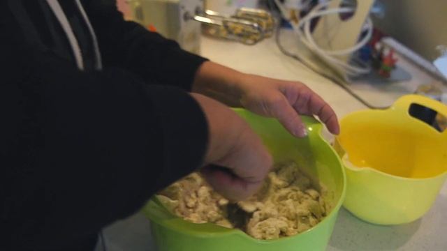 VLOGMAS Ep5 : My FAVORITE Cookie Recipe смотреть онлайн