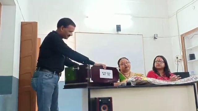 B d public school me agantuk atithiyon ke samman me swagat git prastut krte huwe mai satish munna смотреть онлайн