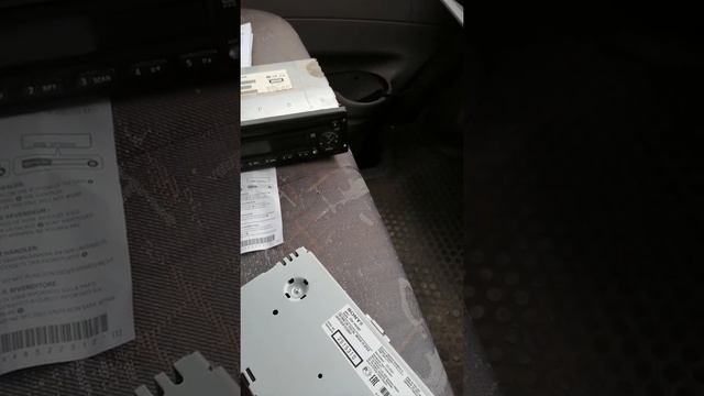 Replacing a stereo on a LDV Maxus - old stereo completely different fitment смотреть онлайн