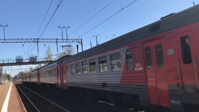 ЭТ2 8009 сообщением ОРАНИЕНБАУМ-1—БАЛТИЙСКИЙ ВОКЗАЛ на станции МАРТЫШКИНО. смотреть онлайн