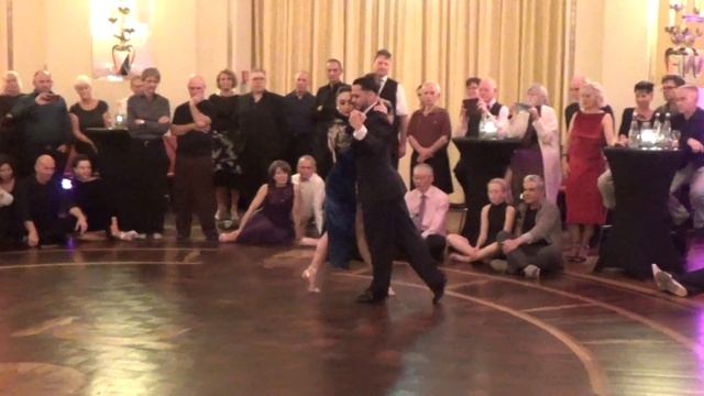 2023.11.10 Alexander Moncada & Martina Waldman (1/2) смотреть онлайн