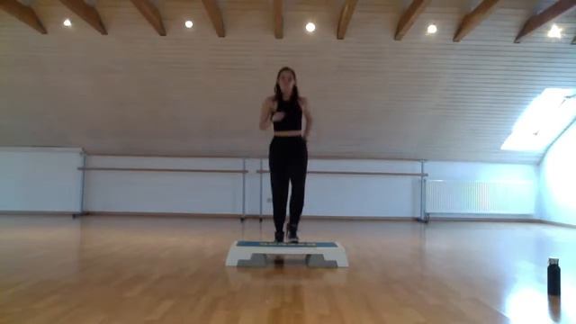 Sportpunkt Lemgo - ZUMBA Step 2 смотреть онлайн