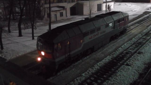 Тепловоз ТЭП70-0360 заходит под состав поезда № 664А Псков - Москва на станции Великие Луки смотреть онлайн