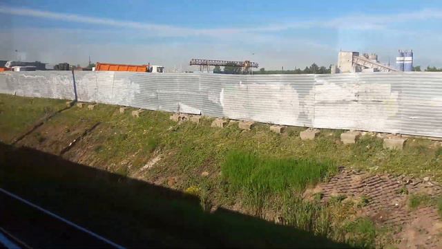 ВЕСЕННЕЕ УТРО ИЗ ОКНА ЭЛЕКТРИЧКИ И ПЕРВОЕ ЗАПЕЧАТЛЕНИЕ ПОЕЗДА В СИНЕЙ ОКРАСКЕ смотреть онлайн