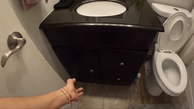 НАШЕ ПЕРВОЕ ЖИЛЬЕ В США || ОБЗОР КВАРТИРЫ В АМЕРИКЕ смотреть онлайн