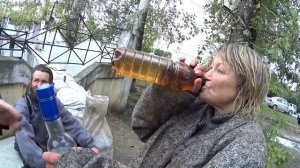 РЫЖИЙ, ТАНЮШКА И БАГАЖНИК / АРХИВ