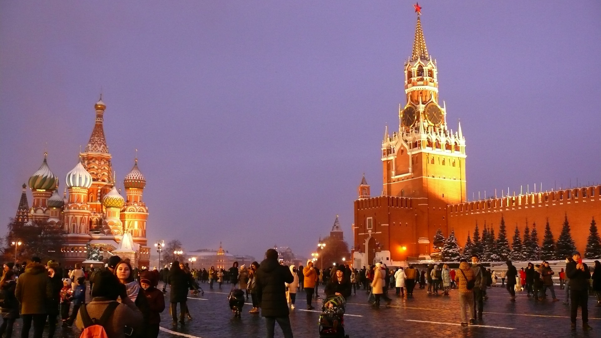 Прогулка по центру Москвы на Рождество 2021 года. смотреть онлайн