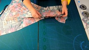 Шьем трикотажное платье с одним швом. Моделируем на выкройке основе.mp4