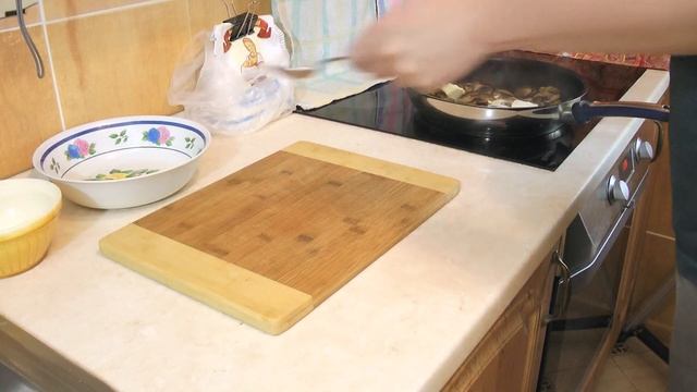 Вкусная пицца с грибами. Быстро, вкусно. смотреть онлайн