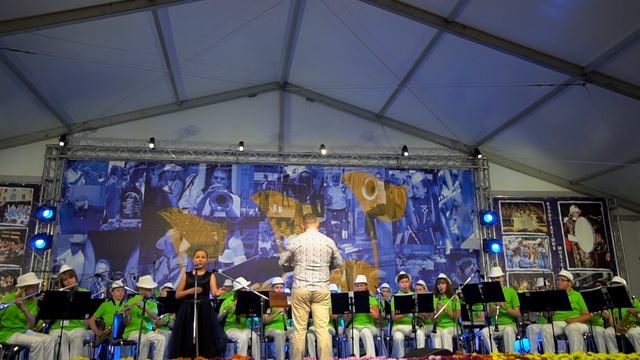 Ева Волкова «УРАЛЬСКАЯ РЯБИНУШКА» Музыка Е. Родыгина Слова М. Пилипенко смотреть онлайн