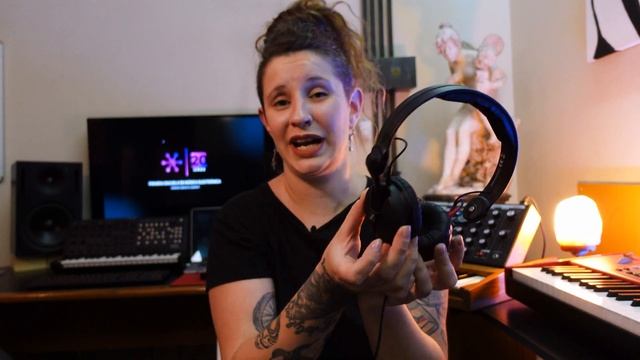 Sennheiser HD 25 Review by Melanie Massa | Sonica смотреть онлайн
