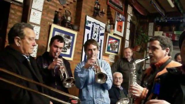 charanga en poza de la sal tocando "When the Saints Go Marching In смотреть онлайн