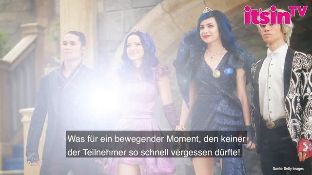 Krass! „Descendants“-Stars Dove Cameron & Sofia Carson überraschen Schüler смотреть онлайн