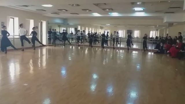 Урок НАРОДНО ХАРАКТЕРНОГО танца отдел Народного танца при Музыкальном Училище АШГАБАТ ТУРКМЕНИСТА смотреть онлайн