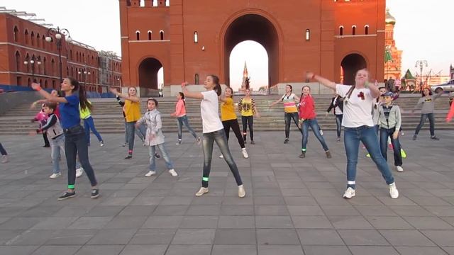 Школьники утроили в Йошкар-Оле флешмоб при поддержке ООН смотреть онлайн