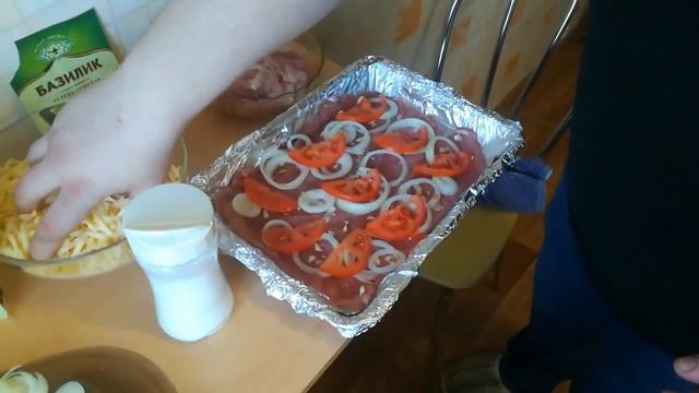 ГРЕЧЕСКИЙ САЛАТ И #МЯСО ПО-ФРАНЦУЗСКИ в духовке смотреть онлайн