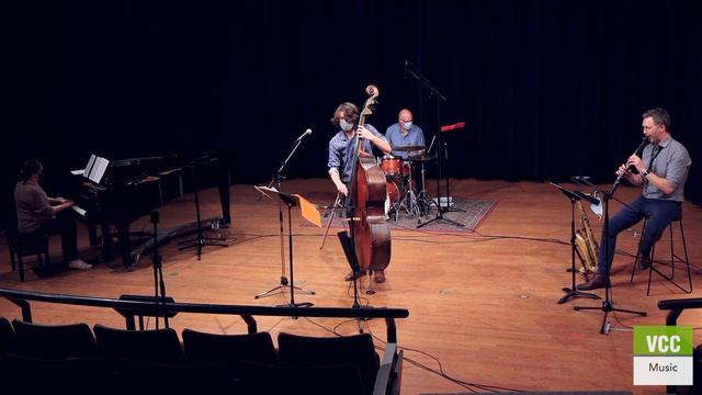 Ebony Silhouette (Milt Hinton Cover) смотреть онлайн