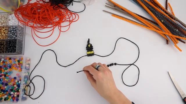 Пчелка. Творим из бобобусин №15 смотреть онлайн