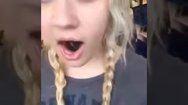 WOOOOW Watch this Beautiful teen смотреть онлайн