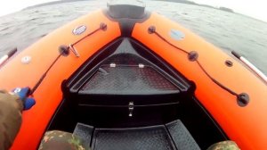Рыбалка на водохранилище в ветер.  Обзор мореходности лодки риб навигатор 450