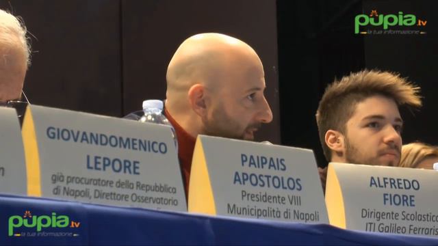 Napoli - Stop bullismo, Clemente Russo incontra gli studenti di Scampia (19.01.17) смотреть онлайн
