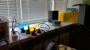 Простая цветомузыка на симисторах