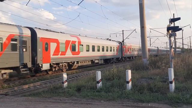 ЭП1-79 с пассажирским поездом сообщением Астрахань - Саратов. смотреть онлайн