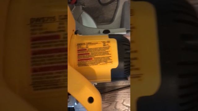 Brand New Dewalt DWS715 Miter Saw First Cut Of Laminate. #laminateflooring #dewalt #dws715 #unboxin