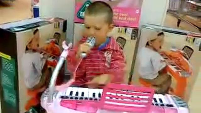 Beau, Singing and playing the piano смотреть онлайн