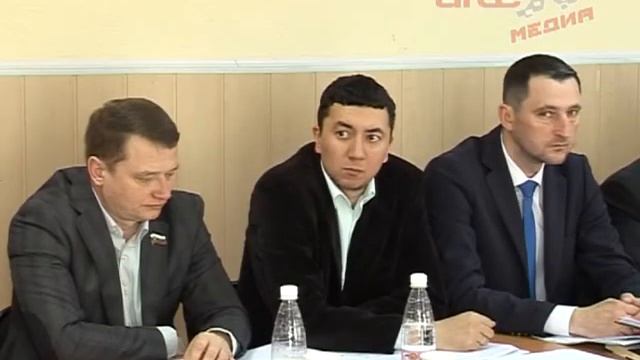 Проблемы посёлка Сосновый Бор обсудили депутаты Думы АГО смотреть онлайн