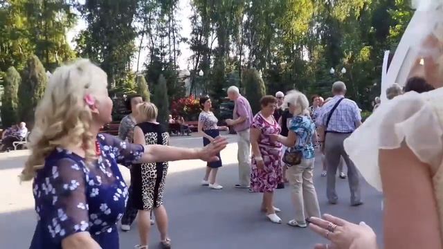 ТЫ ТАК ПРЕКРАСНА, ЛАСКОВА, НЕЖНА! ТАНЦЫ ХАРЬКОВ УКРАИНА СЧАСТЛИВЫЕ ДНИ смотреть онлайн