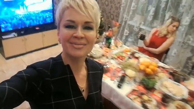 У кого как, а у нас передновогодье во всю!!! смотреть онлайн