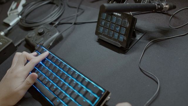Thock Magic The Allure of Fancy Girls Typing on Gorgeous 60% Mechanical Keyboards 4 смотреть онлайн