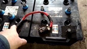 Получить 24 вольта из двух аккумуляторов и как правильно зарядить.