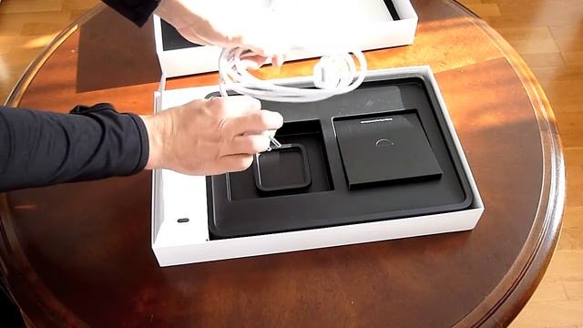 Apple MacBook Air 13" 2010 Unboxing смотреть онлайн