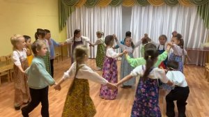 Подвижная игра " Золотые ворота"