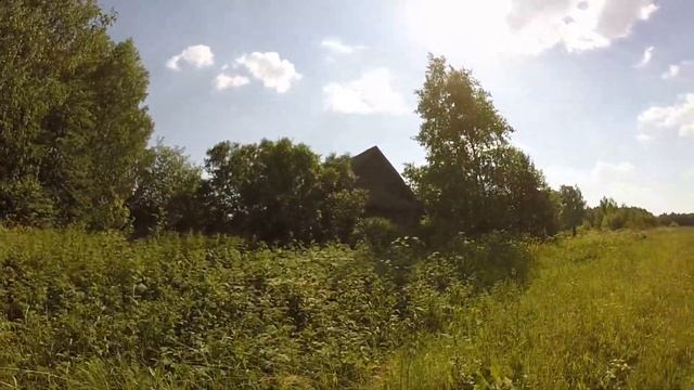 Обзор покинутой деревни. Сохранилось множество старых домов смотреть онлайн